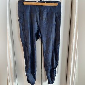 Zyia Capris Navy Blue Athletic Leggings